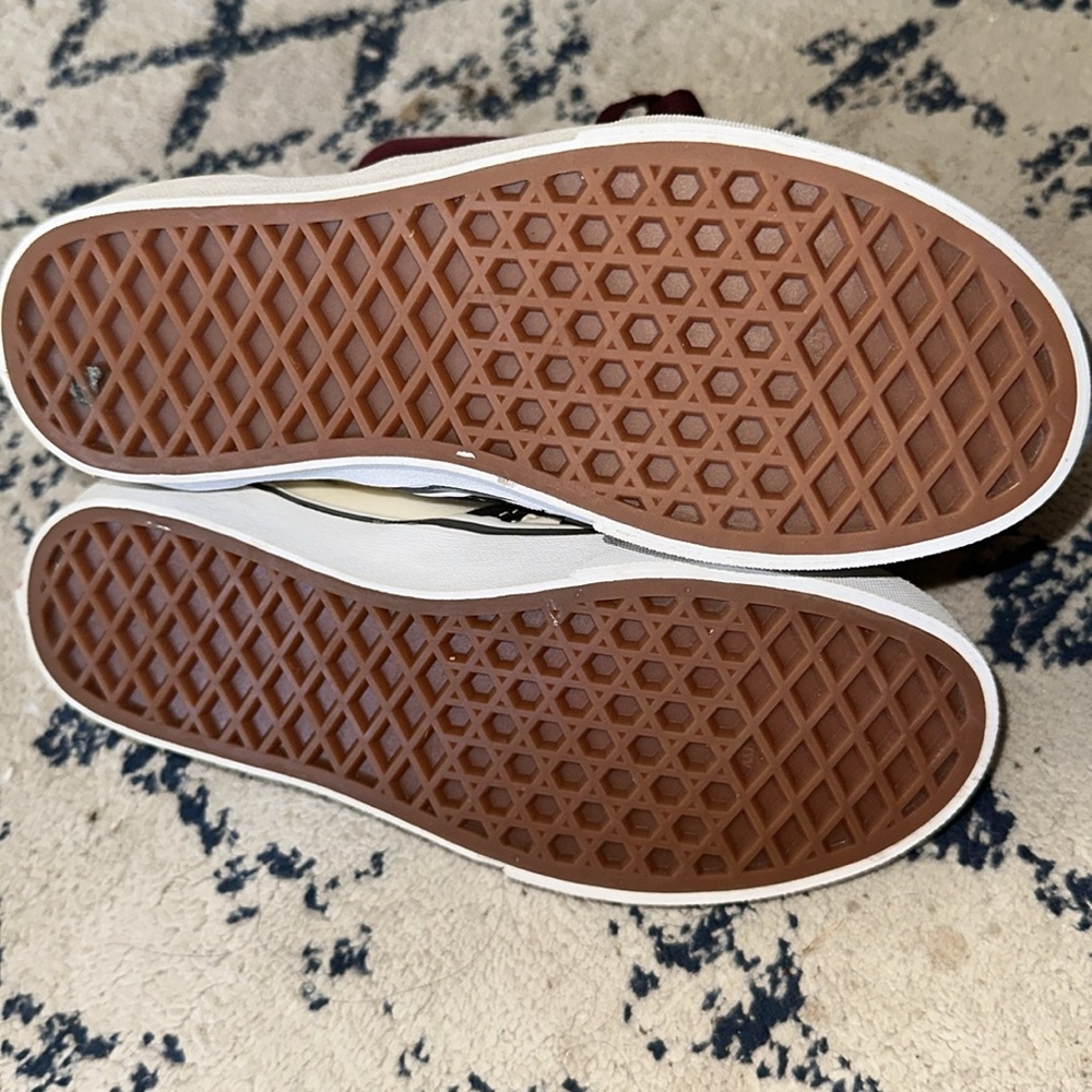 Vans - Picture 2 of 5